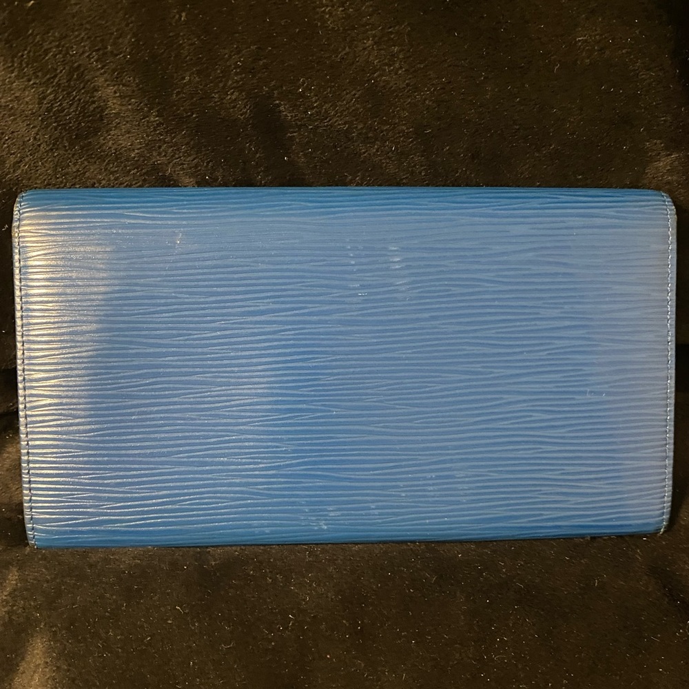 Louis Vuitton Blue EPI Long Snap Wallet - Picture 2 of 8